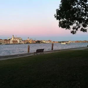 Bed & Breakfast Venice Home